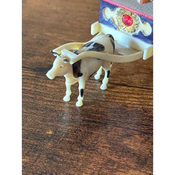 Handcrafted Wooden Ox Cart Figurine With Colorful Detailing & Miniature Figures - Picture 6 of 14